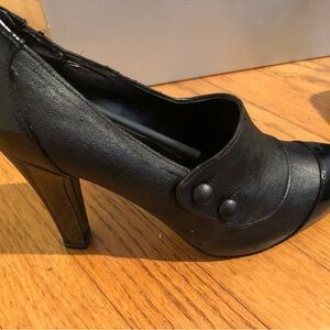 Worthington Woman’s Black Dress Shoes with Three Inch Heels.
